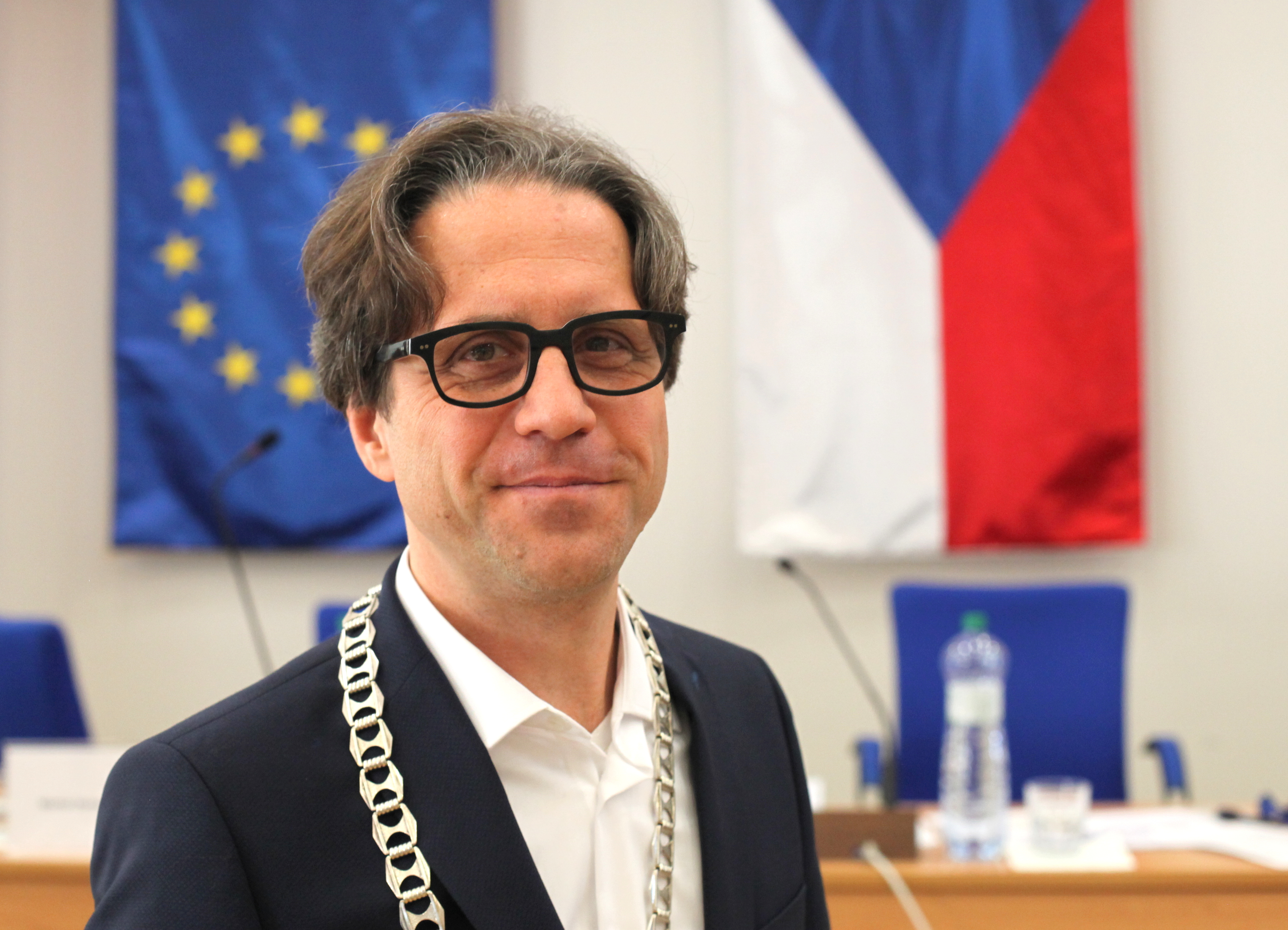 Starostou městské části Praha 5 je Mgr. Jaroslav Pašmik, MBA 1 Volba nov%C3%A9ho starosty 8.11.22 v%C3%BDb%C4%9Br 17