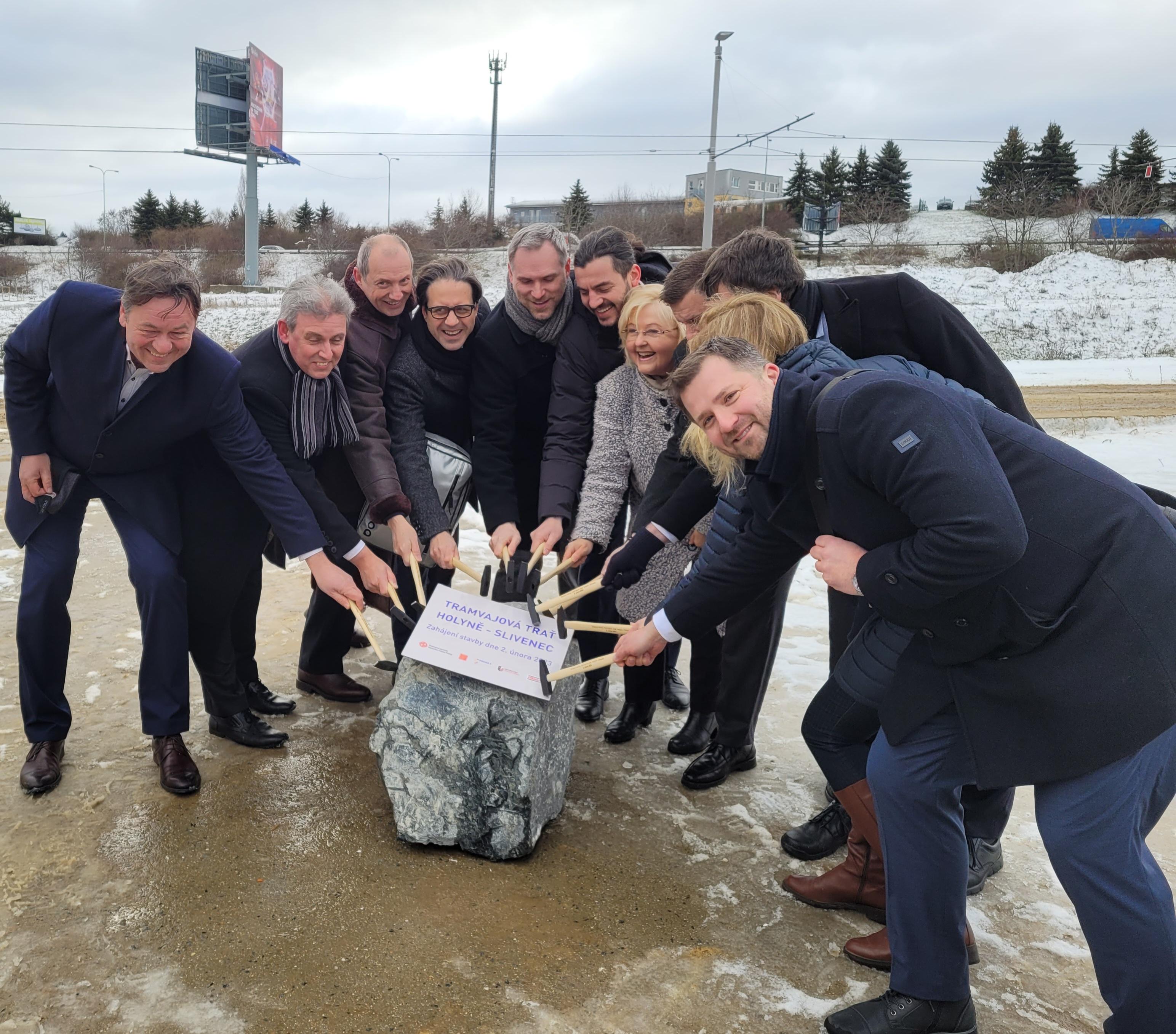 DPP dnes zahájil stavbu nové tramvajové tratě Holyně – Slivenec 2 z%C3%A1kladn%C3%AD k%C3%A1men 3