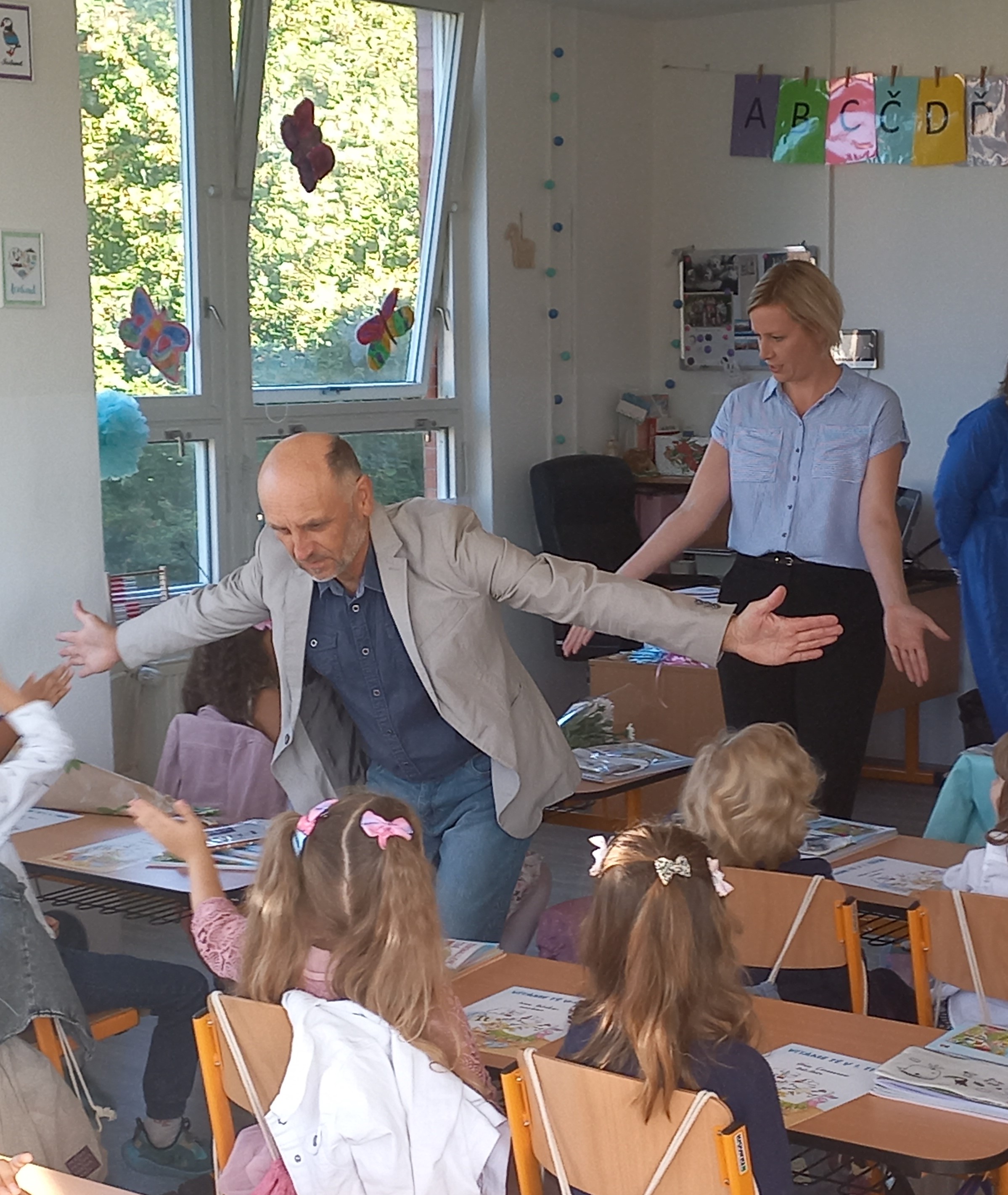 Zahájení školního roku s novými prvňáčky 2 Z%C5%A0 2Plo%C5%A1tovka Jan%C4%8Fourkov%C3%A1