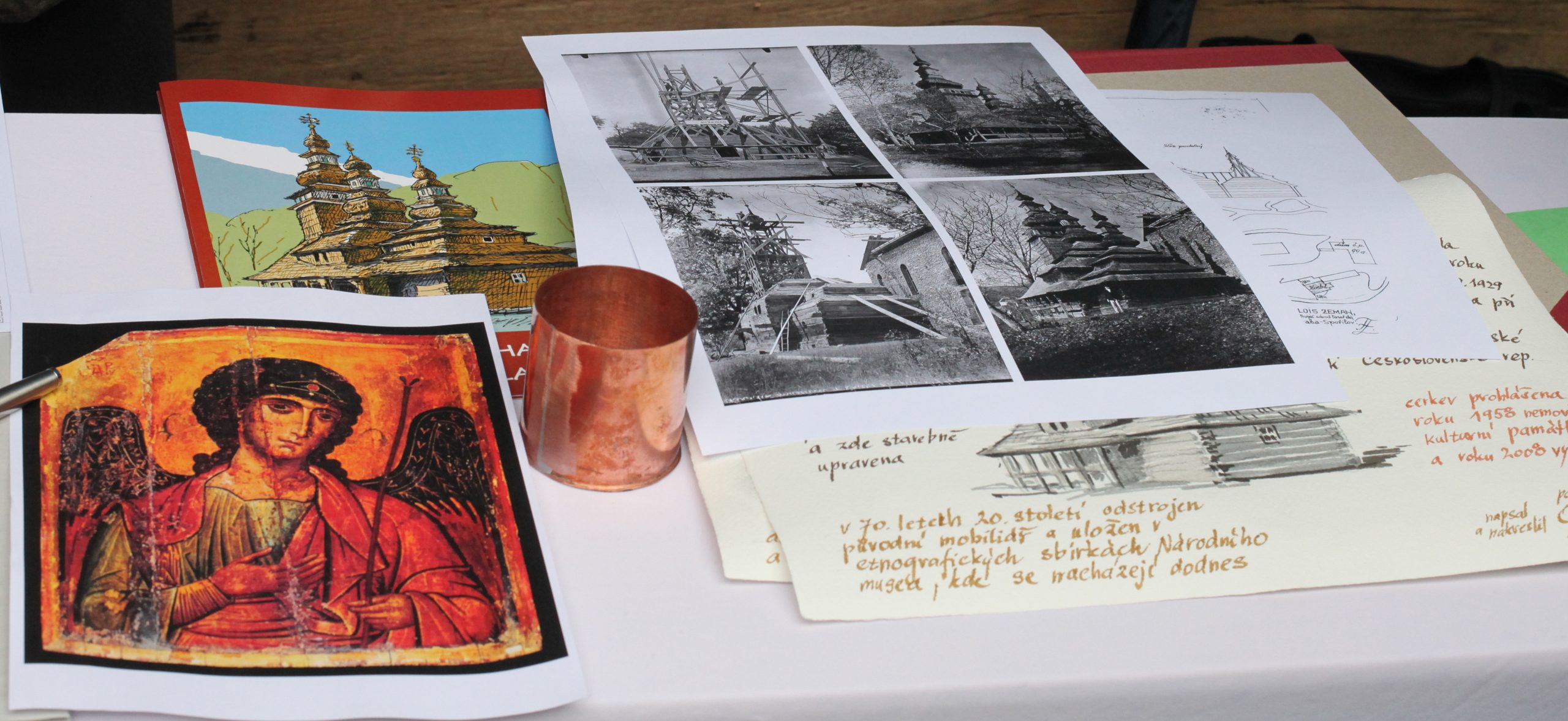 Do časové schránky byly umístěny historické dokumenty či mince 2 Kostel sv. Michaela Ulozeni dobovych dokumentu 15 scaled