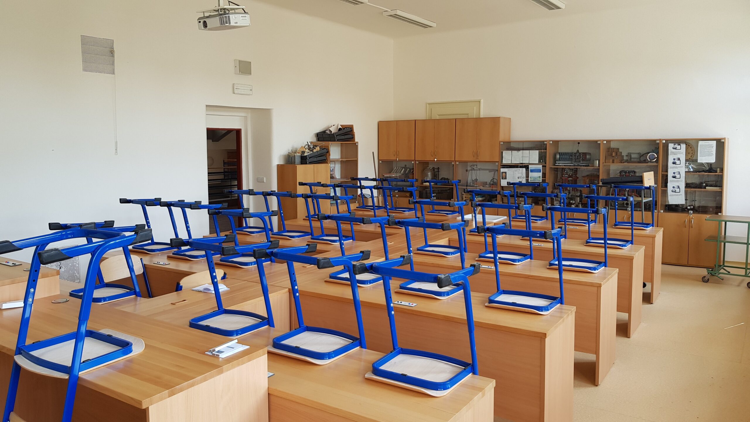 Modernizace zařízení a vybavení učebny fyziky ZŠ Drtinova 2 aaaaaaaa scaled