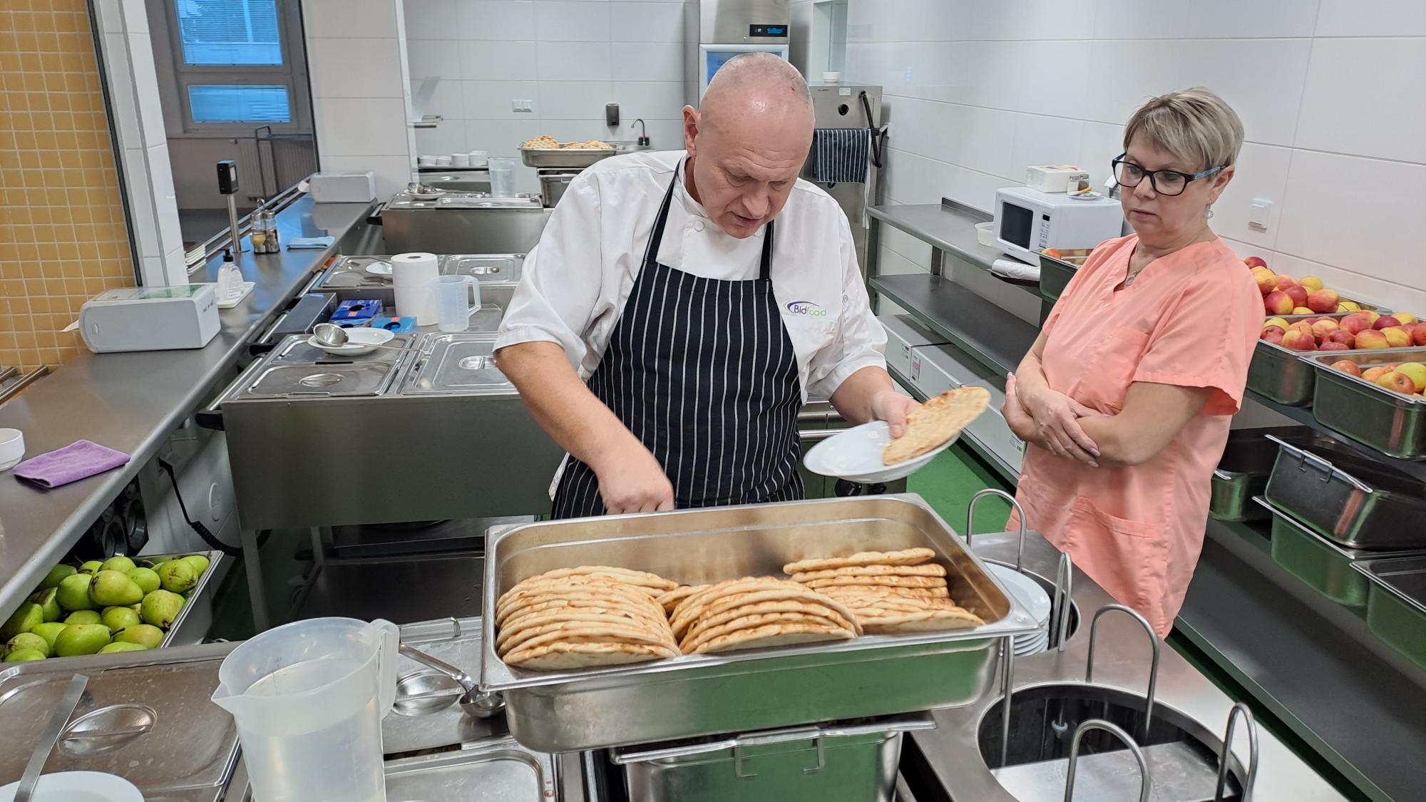 Radní budou servírovat polévku, kuchaři uvaří 200 porcí 3 kuchar3