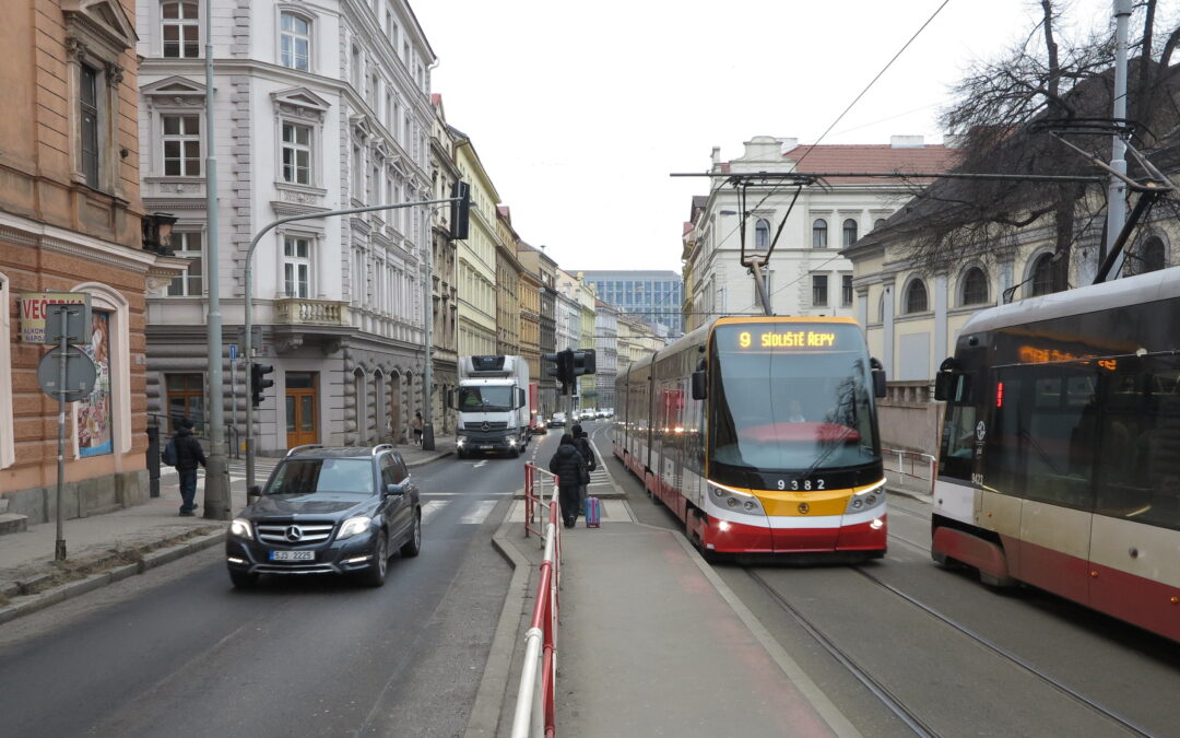 Další fáze opravy Plzeňské startuje v sobotu