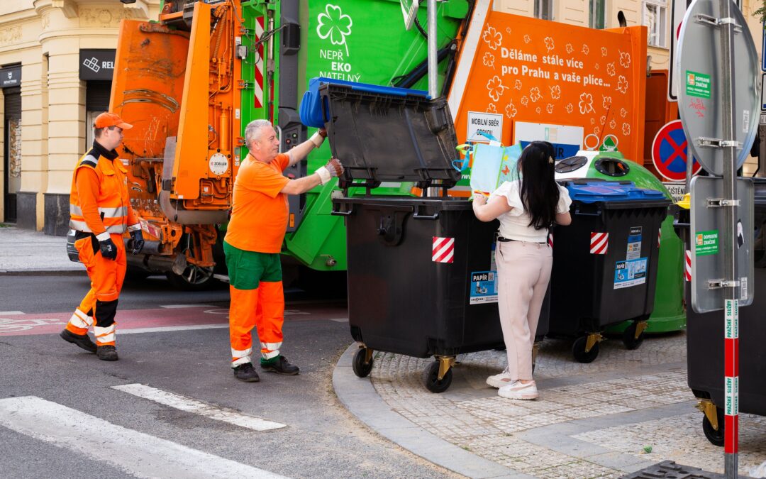 Pražské služby: Pražané si pochvalují blízkost nádob i chování pracovníků v odpadovém hospodářství
