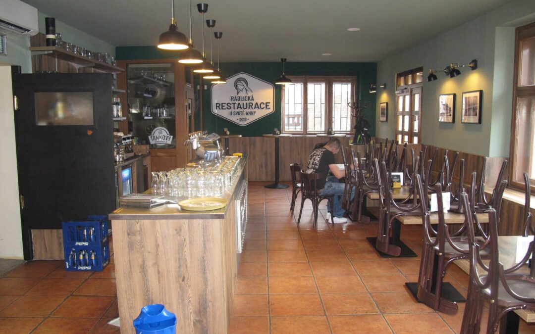 Prostory s restaurací jsou k pronájmu