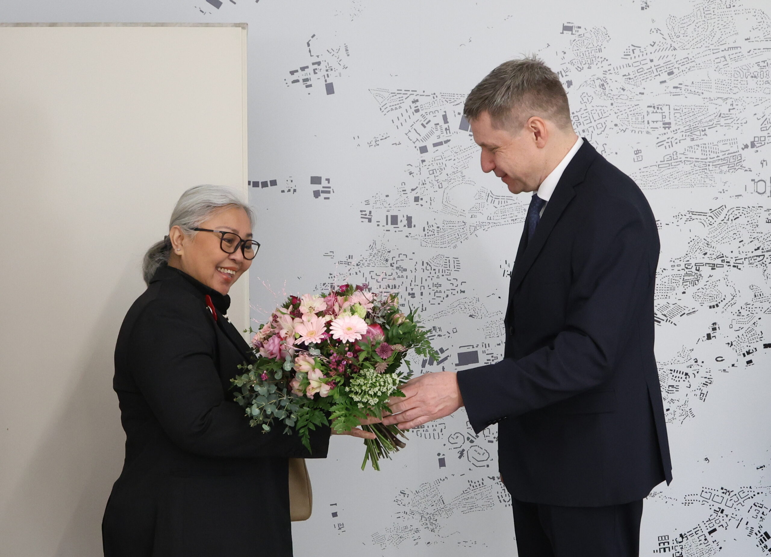 Indoneska delegace na radnici 2 scaled