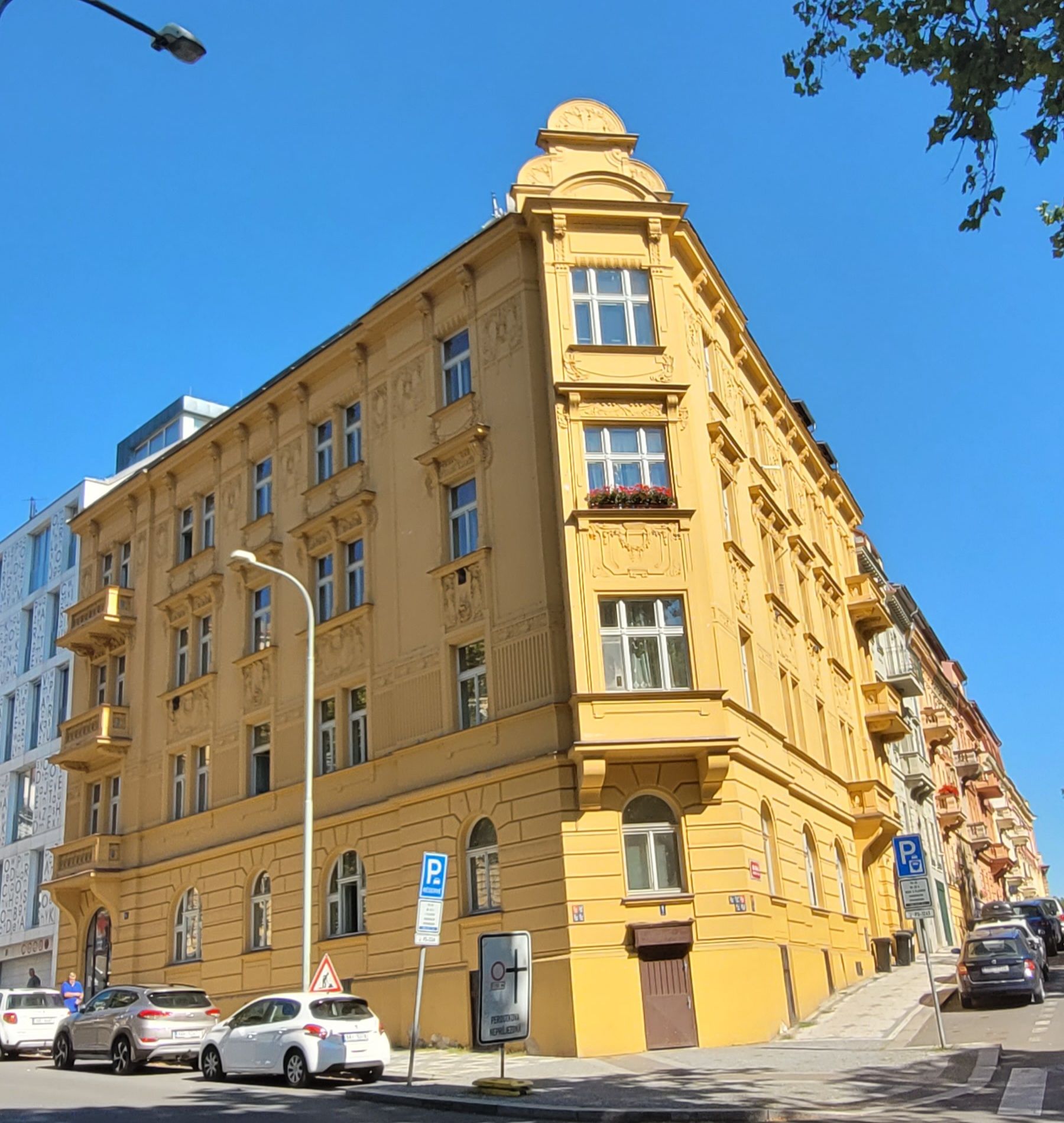 Městská část nabízí k pronájmu nebytový prostor