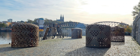 Opuštěná obydlí zůstanou na náplavce do května