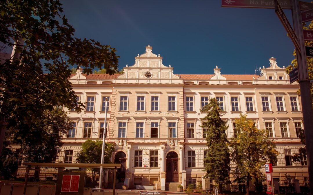 Praha 5 hledá nového ředitele nebo ředitelku ZŠ v Radlicích