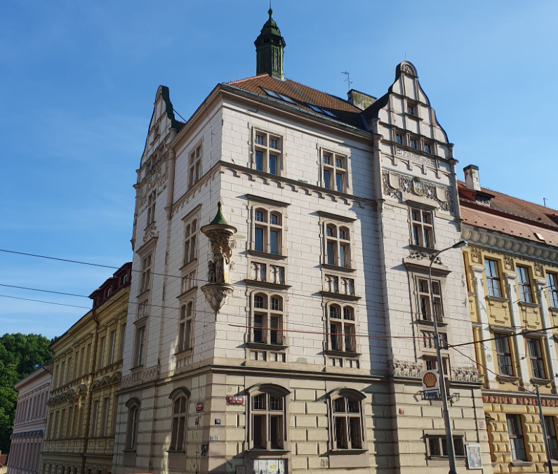 Košířskou radnici využije policie