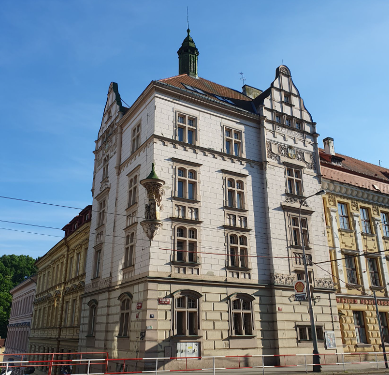 Košířskou radnici využije policie