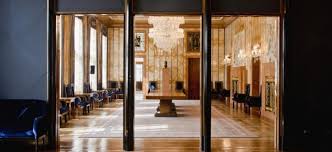 Praha 5 pozvala pedagogy při příležitosti jejich svátku na prohlídku primátorské rezidence