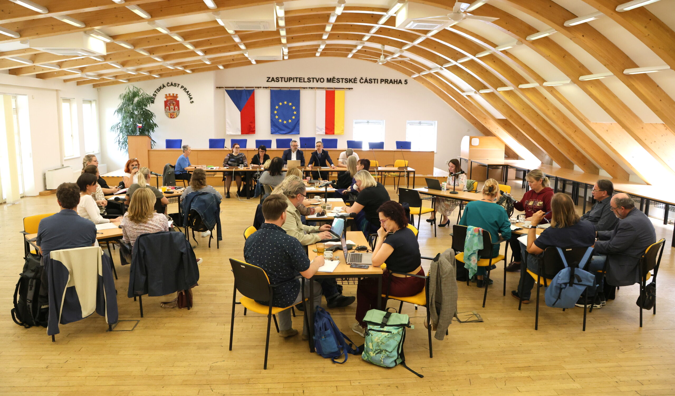 Vedení městské části se setkalo s řediteli škol a školek 2 Setkani reditelu skol s vedenim radnice 11 scaled