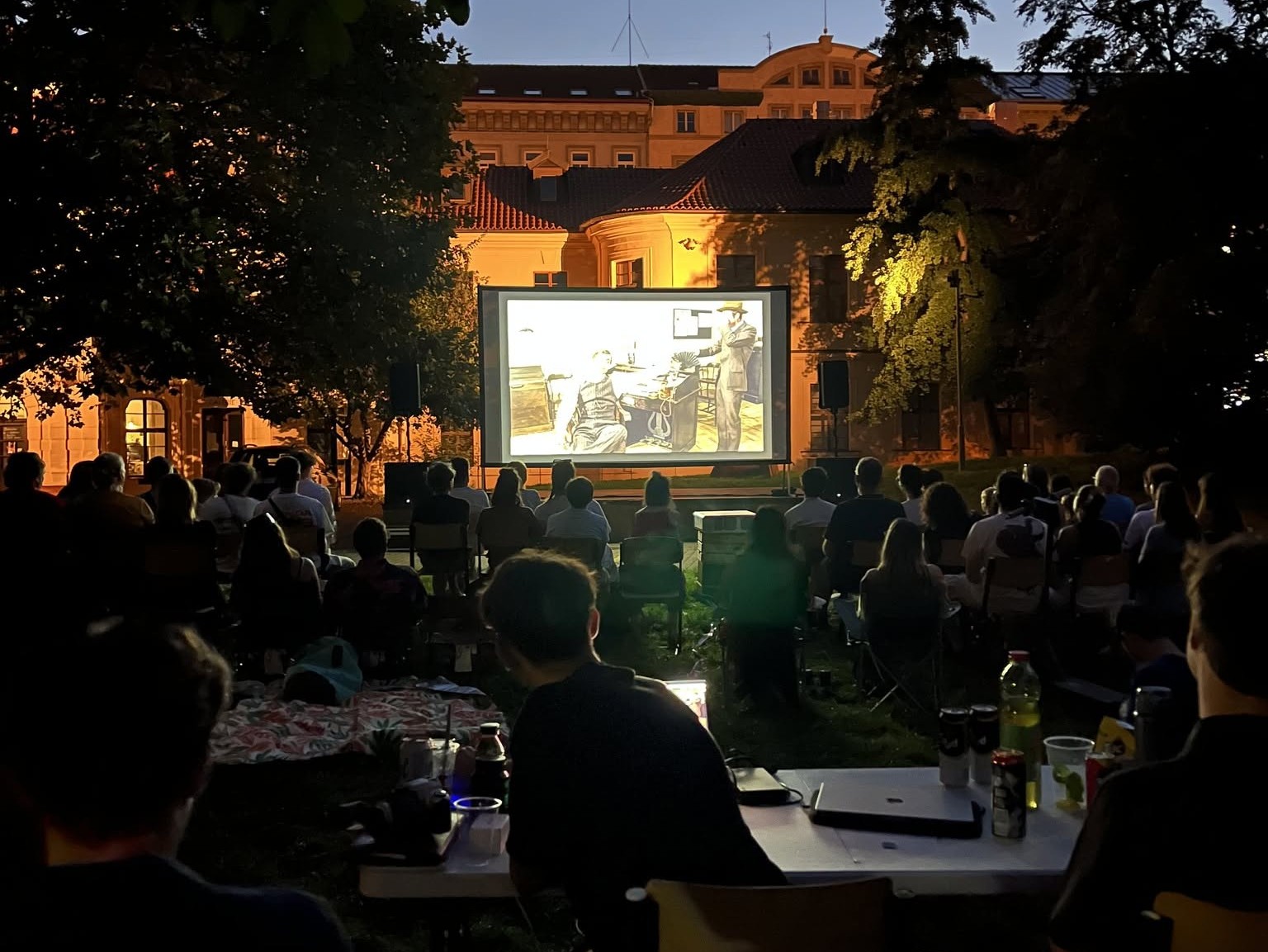 Letní kino promítá v Portheimce i zahradě Kinských