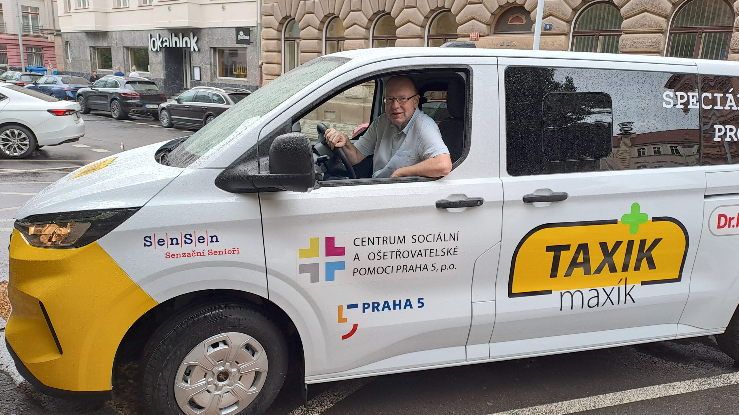 Do ulic vyjel nový Taxík Maxík 1 maxik3 scaled