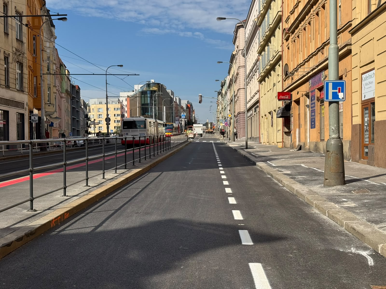 Rekonstrukce Plzeňské končí: obnova provozu začne v pátek večer 1 Plzenska II. etapa