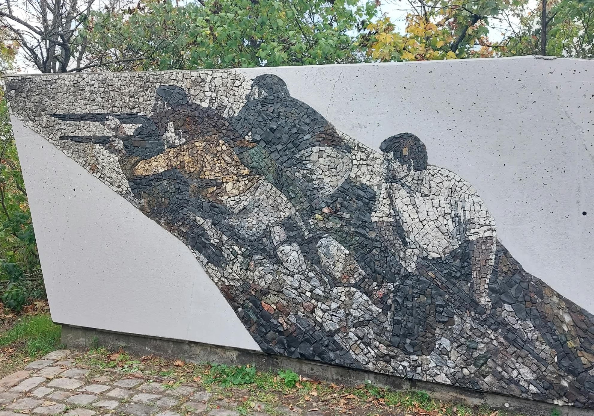 Městská část nechala opravit pomník na Barrandově